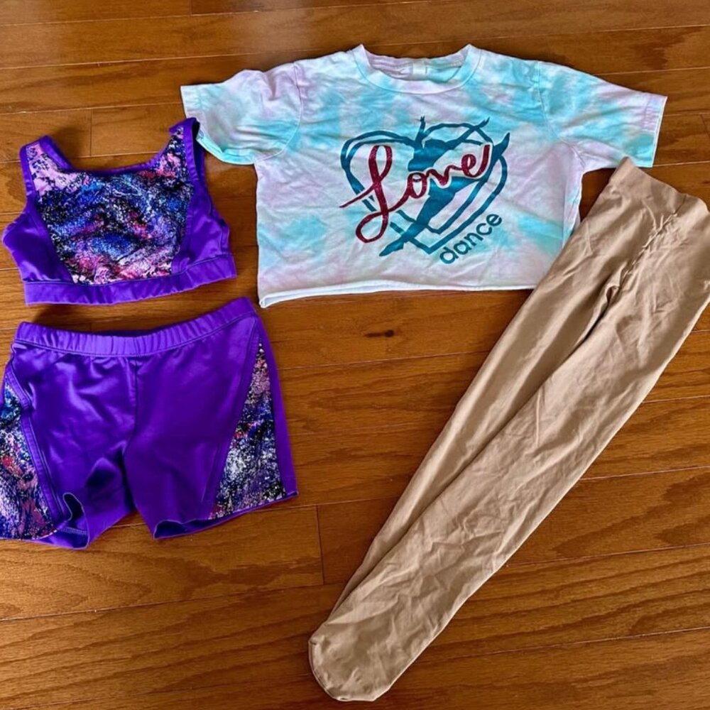 Girls 6-8 dance lot